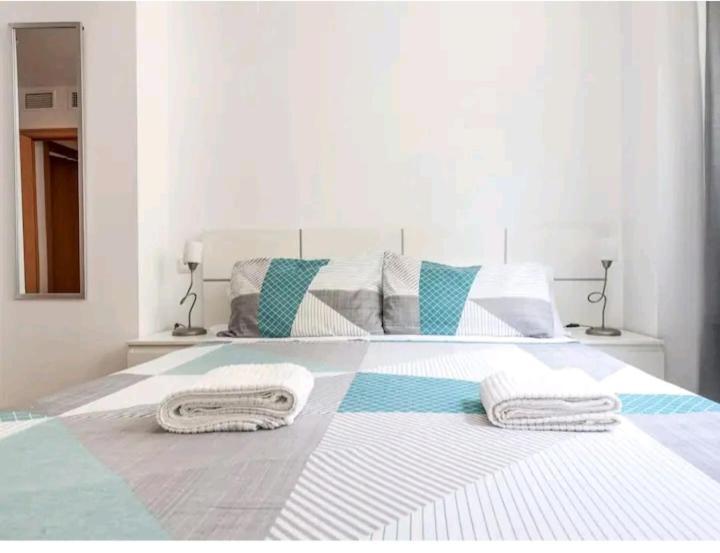 Apartamento con patio y piscina cerca de Sevilla La Algaba Exterior foto