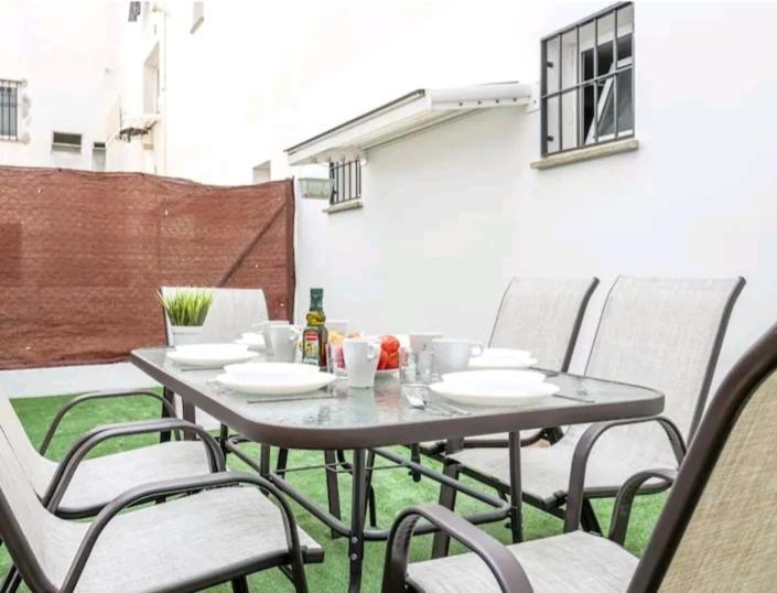 Apartamento con patio y piscina cerca de Sevilla La Algaba Exterior foto